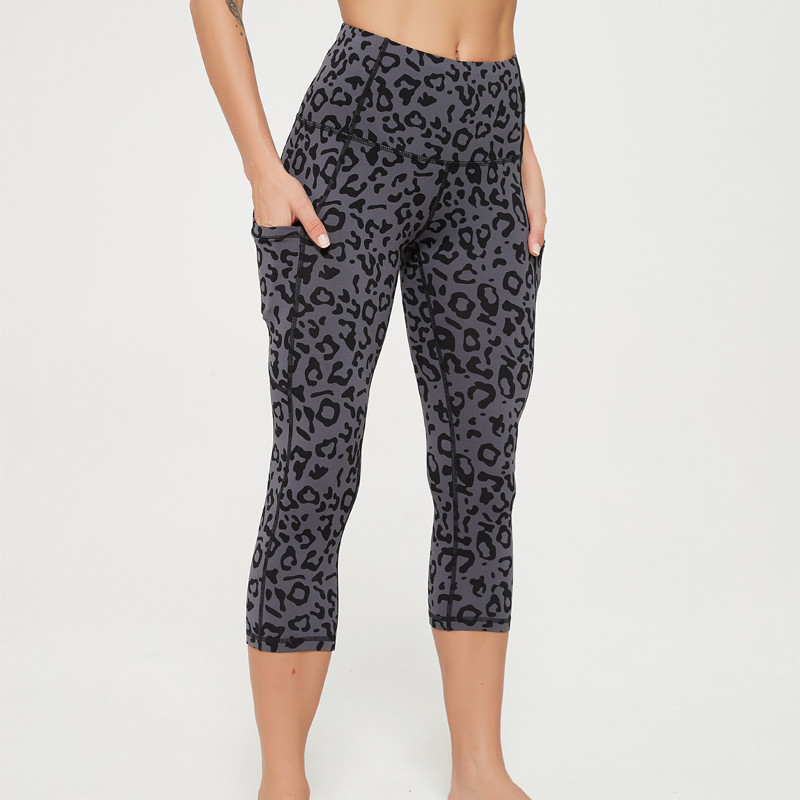 Leopard High-Waist Endurance Women's 3/4 Tight Workout Pants